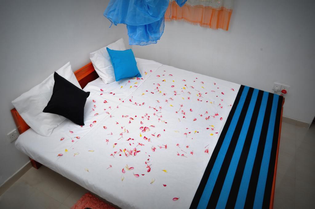 Tms Beach House Negombo Ngoại thất bức ảnh