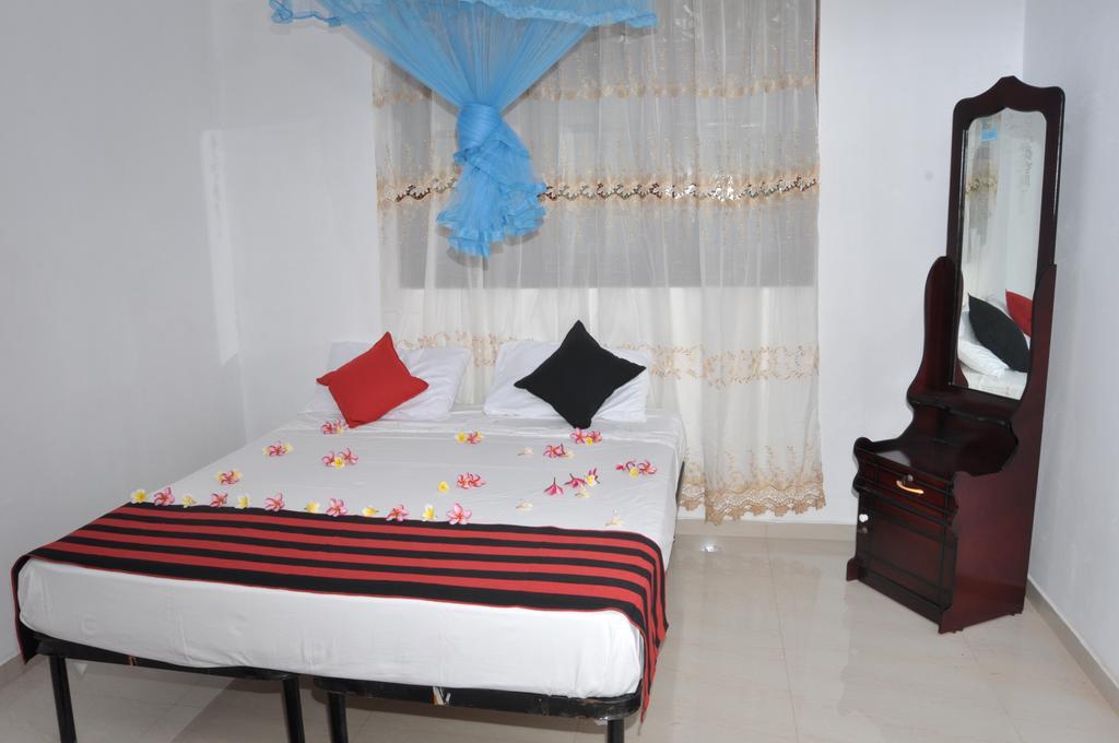 Tms Beach House Negombo Ngoại thất bức ảnh
